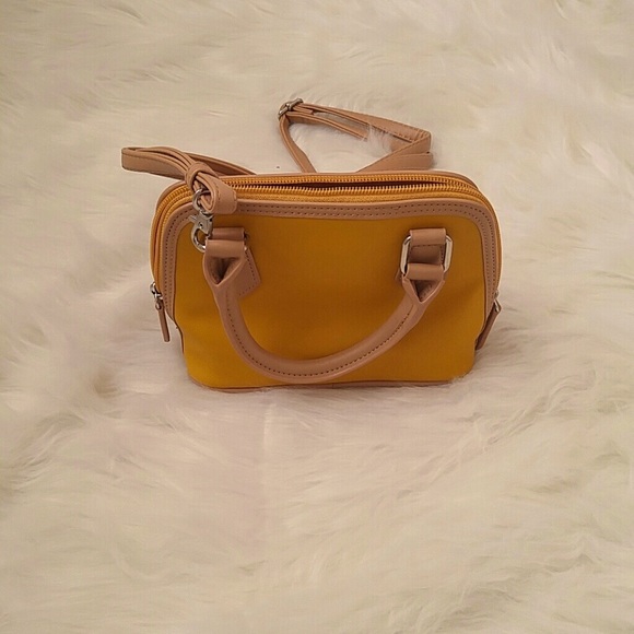 New Giani Bernini crossbody - Picture 4 of 7